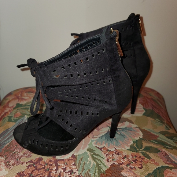 Strappy Navy Stilleto - Picture 3 of 4